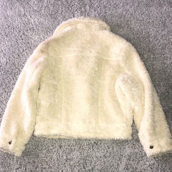 NWOT Victoria's Secret Sherpa Denim Style Jacket Size Small - Picture 7 of 11